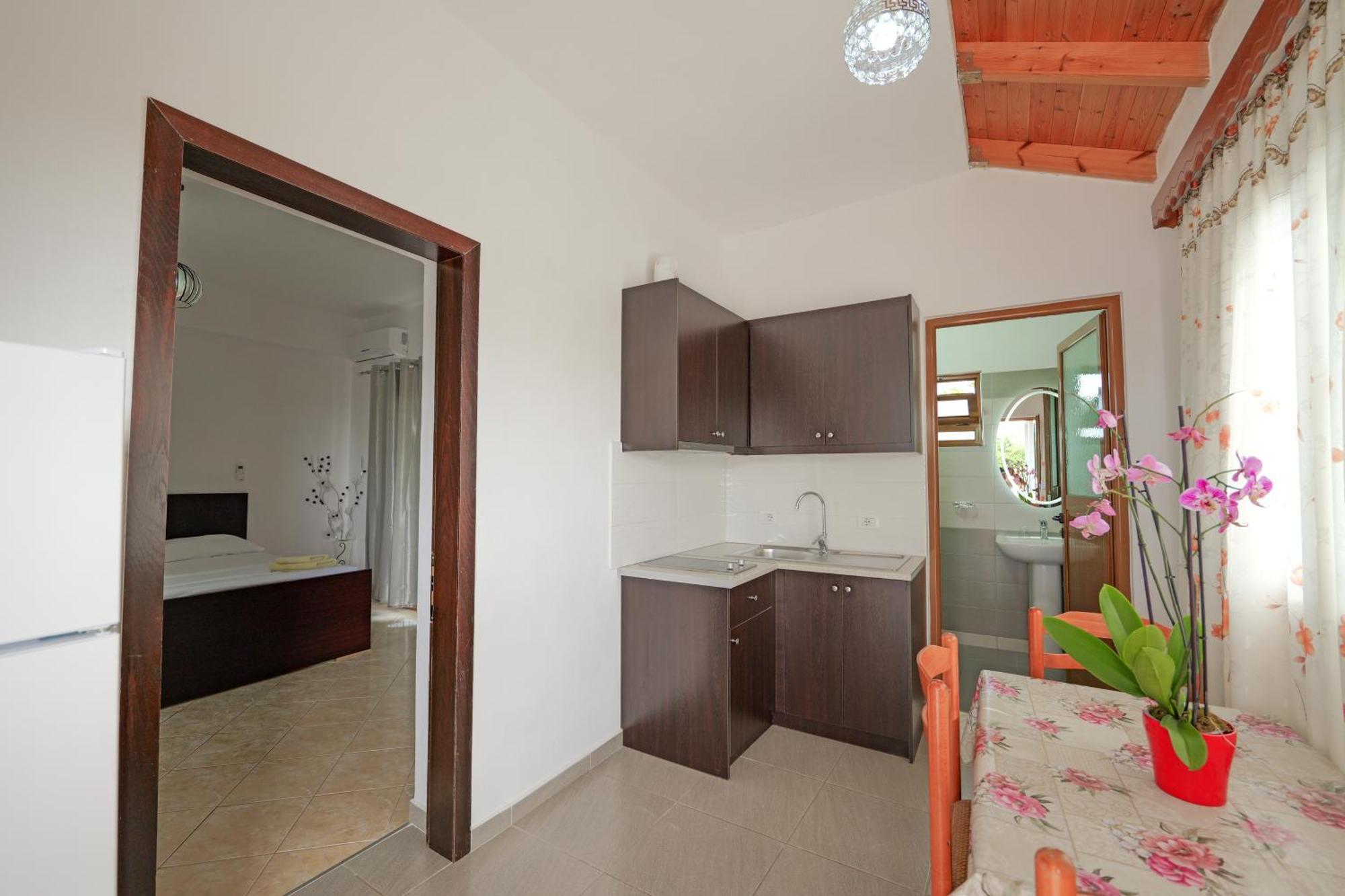 Brahimi Guest House Ksamil Exterior foto