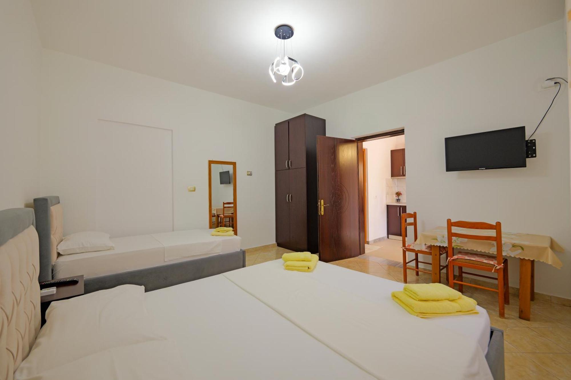 Brahimi Guest House Ksamil Exterior foto