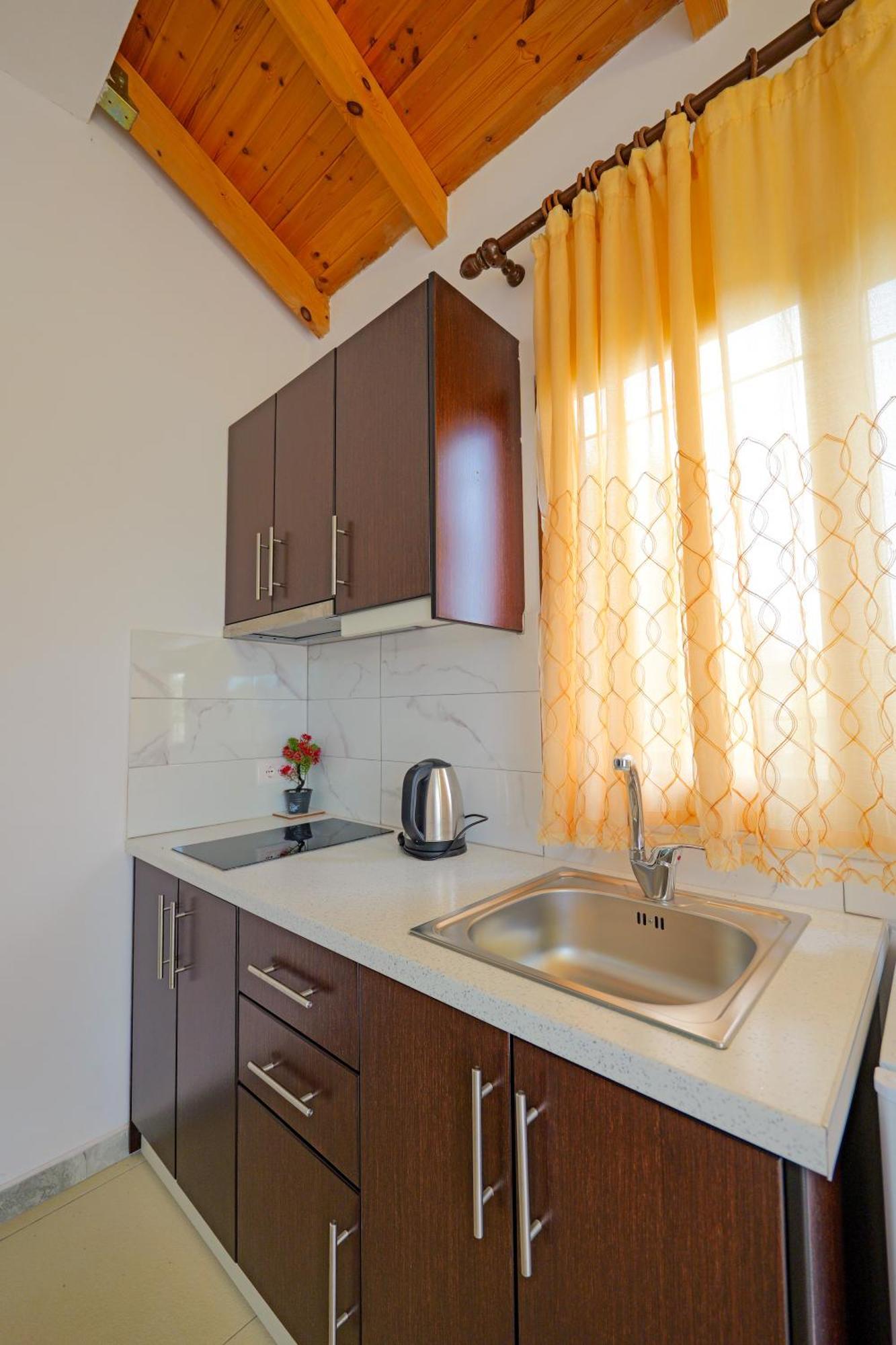 Brahimi Guest House Ksamil Exterior foto