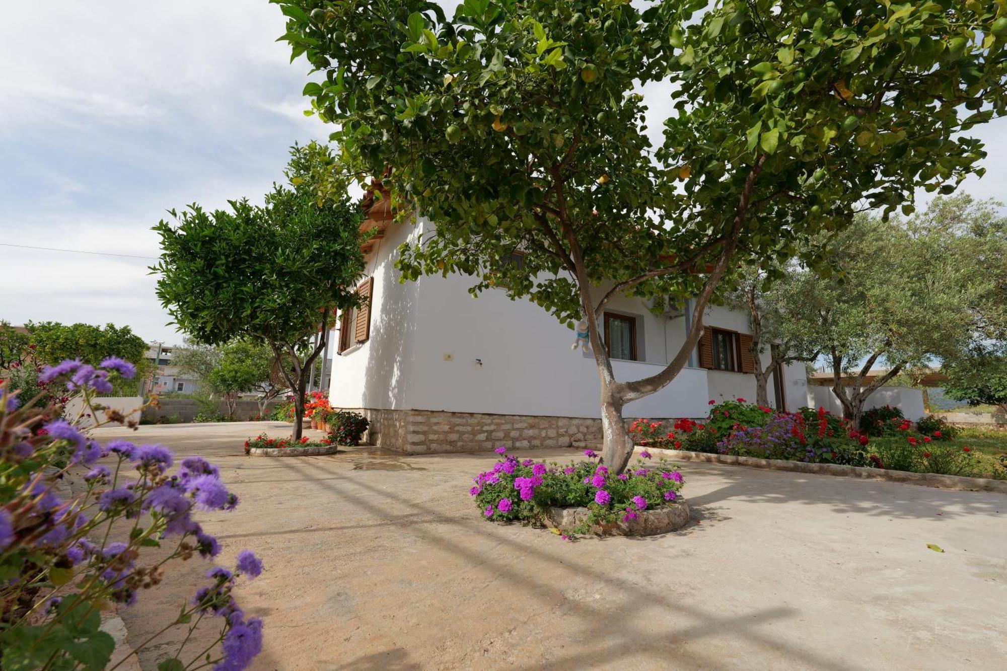 Brahimi Guest House Ksamil Exterior foto
