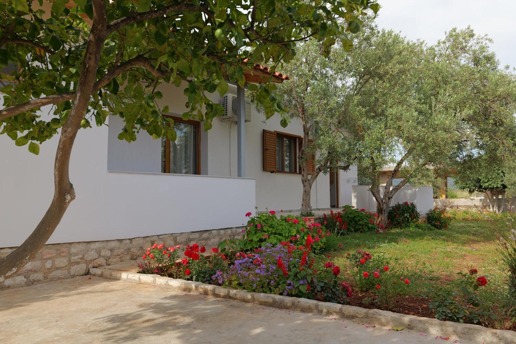 Brahimi Guest House Ksamil Exterior foto
